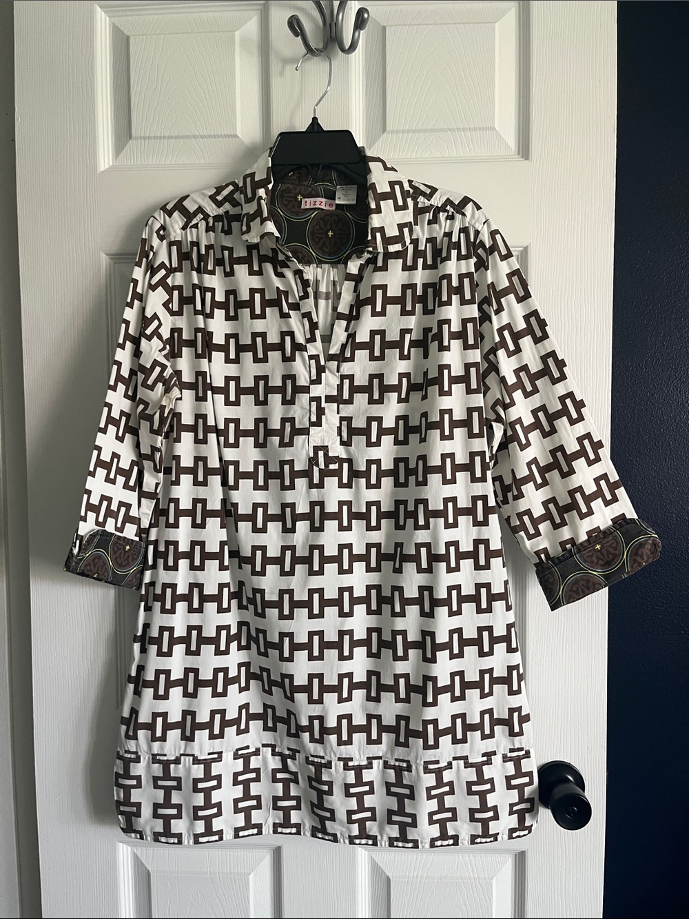 TIzzie Casual Button-Down Tunic mini Dress in Brown & White